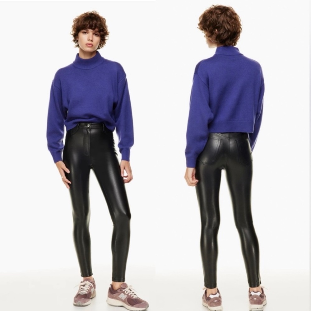 Aritzia Wilfred Free High Waist Vegan Leggings Size 0 | Faux Leather |Minimal